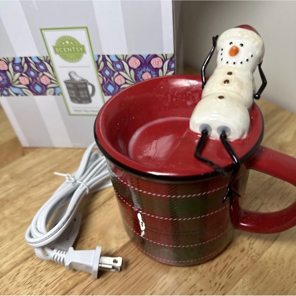 Scentsy Melt My Heart Wax Warmer Red Plaid Mug Snowman Holiday Decor Electric